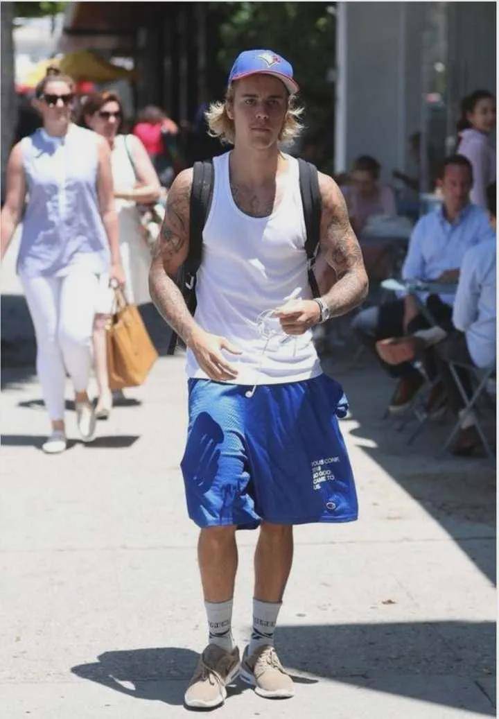 社会|男人衣柜中百搭的白背心