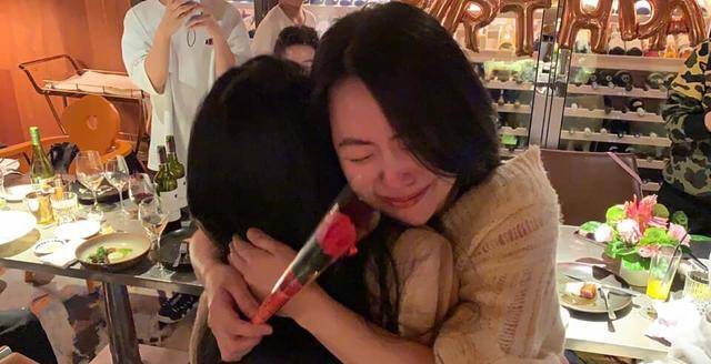 黑色|鲜少提及的二女儿,却在生日当天感动哭了小S,她才是真正超模脸