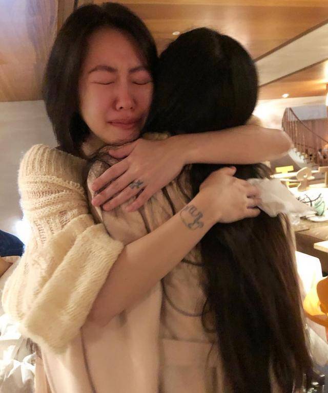 黑色|鲜少提及的二女儿,却在生日当天感动哭了小S,她才是真正超模脸