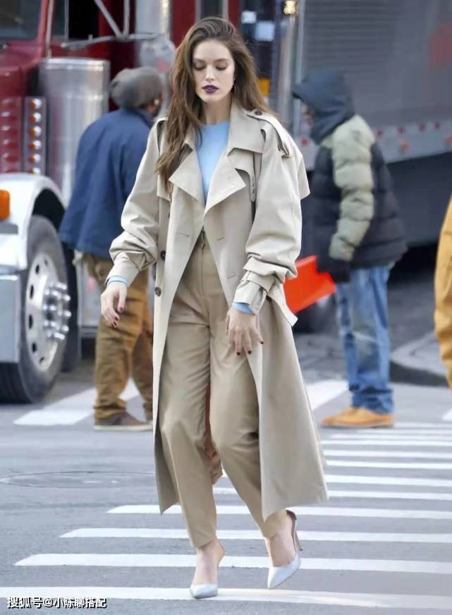 颜色|初秋到来,风衣安排上!2个穿搭重点3个搭配思路,时髦又高级