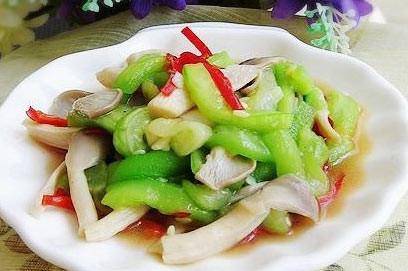丝瓜配什么炒着吃 66a90239b4eb4d7e96887f3e96f4a68b.jpeg