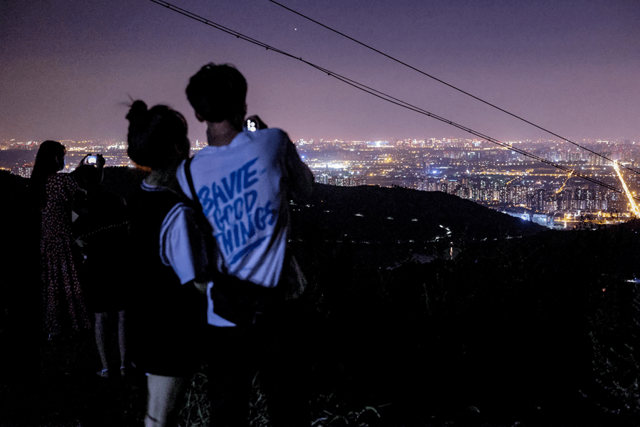让我们一起来看看这座城市美丽的夜景吧~↓↓↓(横屏看长图)来源丨