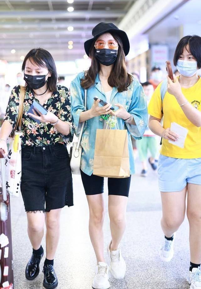衬衣|奥运冠军私下打扮挺潮流，气质不输时尚博主，身材更没得挑