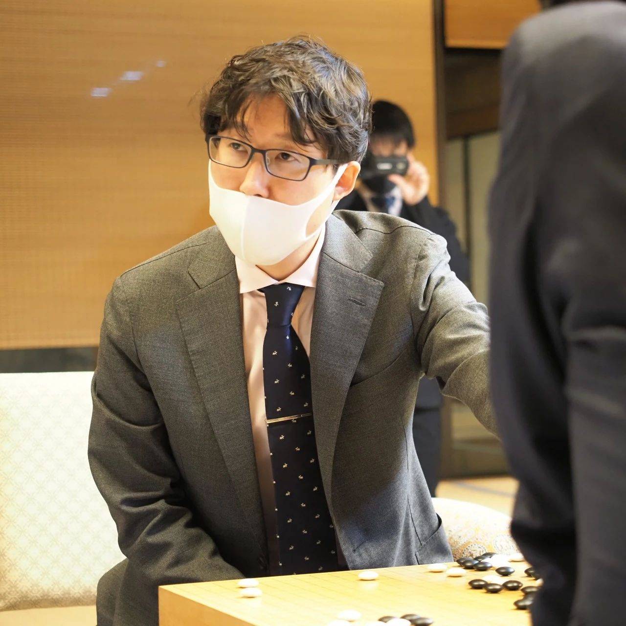 井山裕太再一次将系列赛拖入决胜局