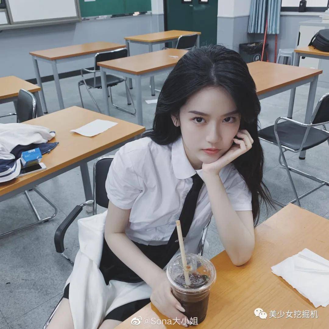 sona|美少女圈拉胯成啥样了，连她都被说是颜值诈骗…