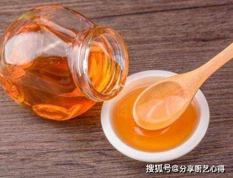 做法|教你一款小零嘴，一碗面粉半碗水，做着省事吃着酥脆，哄孩子管用