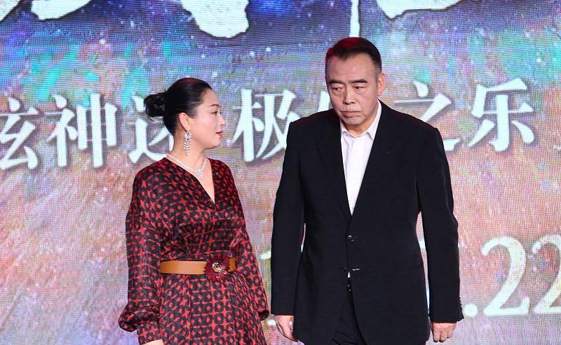 进行|陈红还是那么的美，就算穿的很低调，看着也不比张雨绮老