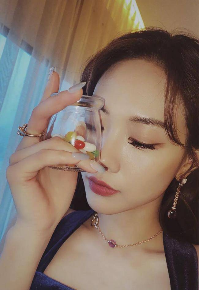 美人|纯欲风out！今年流行撩到爆的“蛇系长相”，长得凶的进来学！
