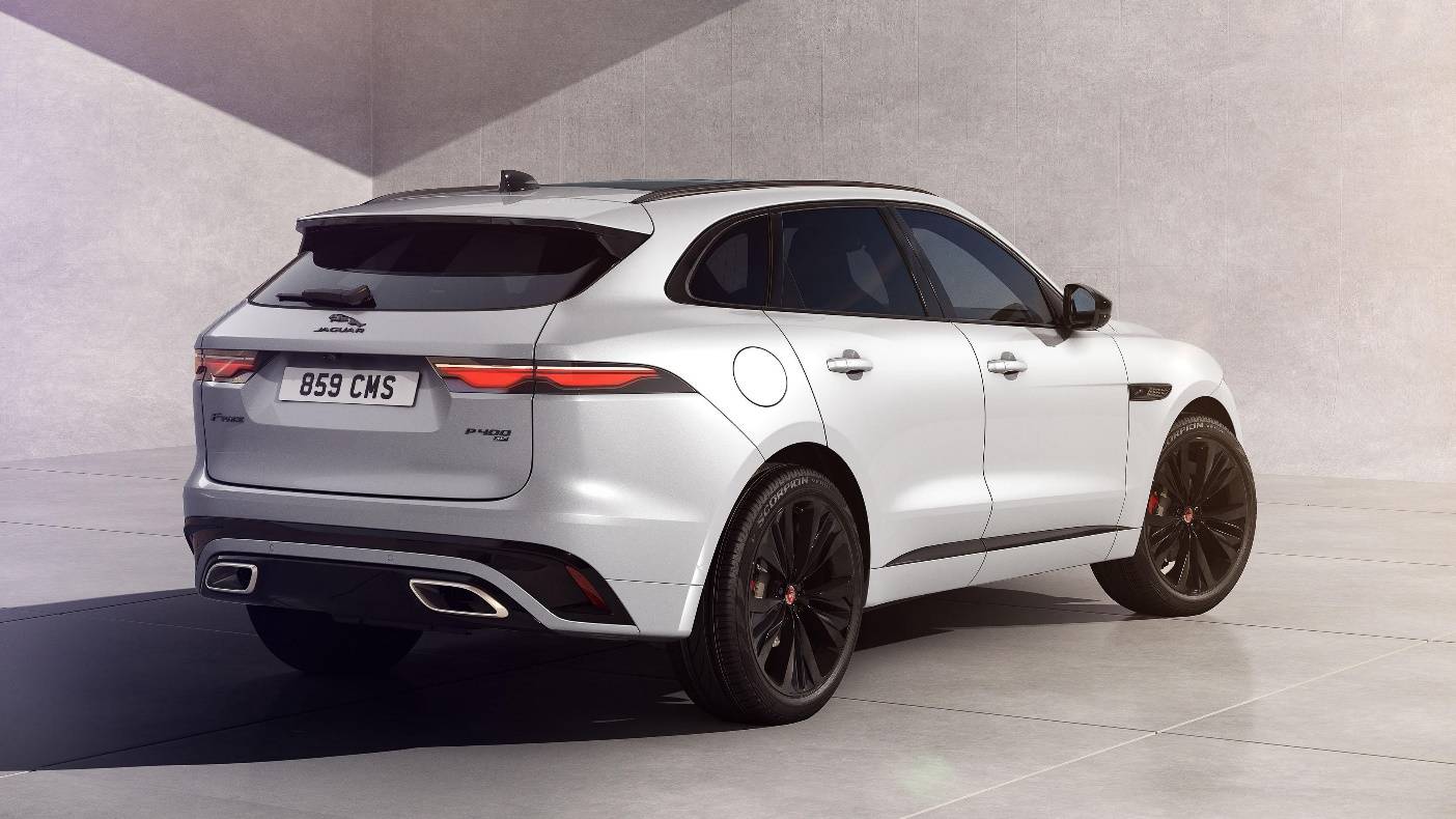 造型比较独特,2015年首发亮相的捷豹f-pace,作为捷豹旗下首款suv,还是