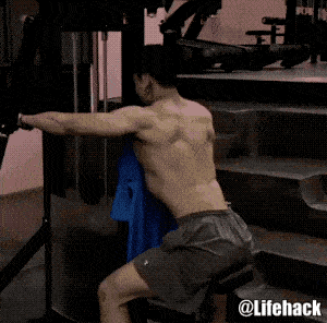 训练|国产27岁巨无霸撩走00后长腿小女友，网友：野兽与美女