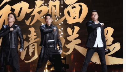 湾区|54岁香港艺人谢天华怀抱女儿显露“炫耀脸”