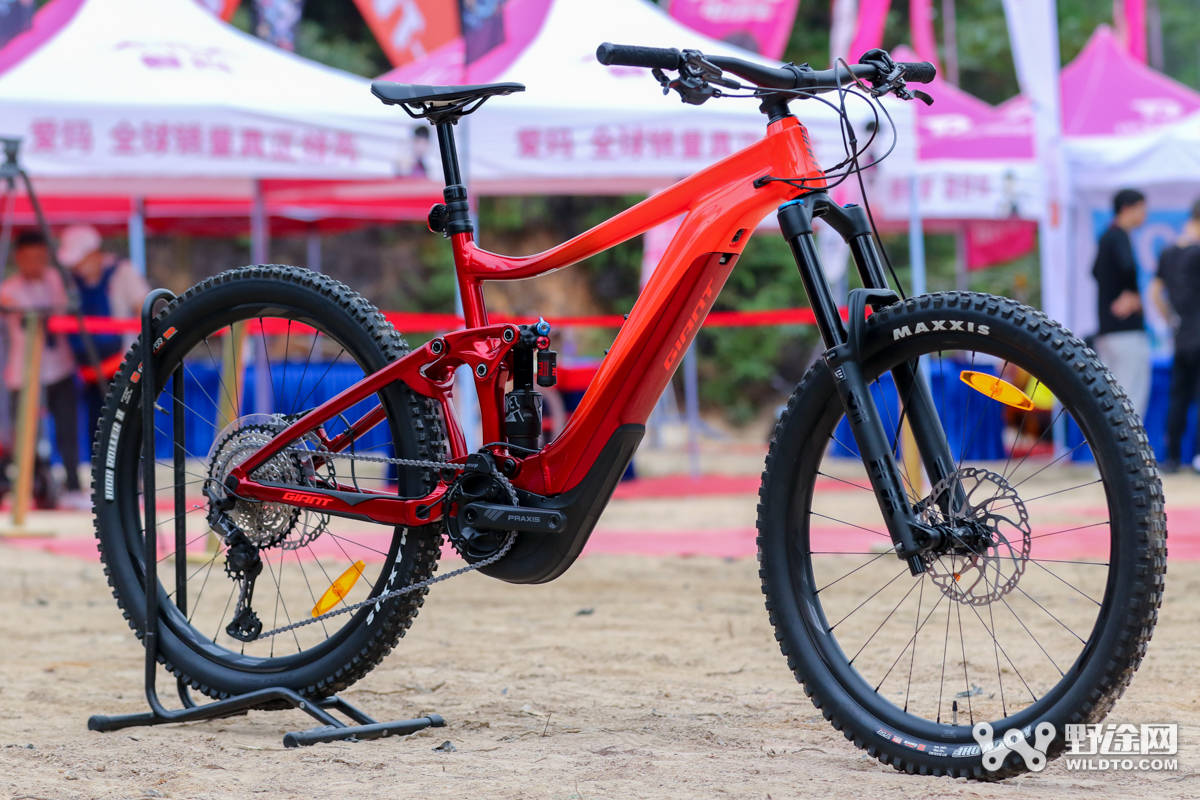 混合轮径细节变化大giant推出新款reigne