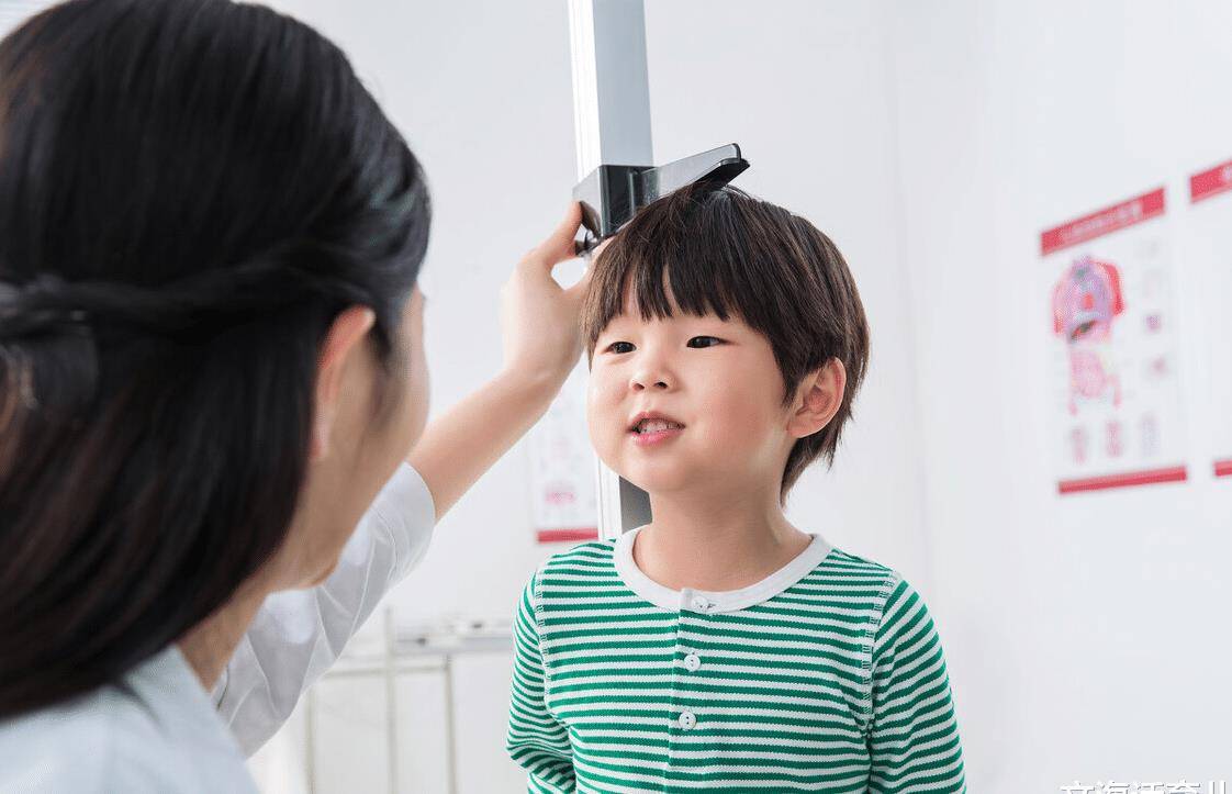 后天|揭秘孩子身高遺傳公式，父母把握30%后天因素，寶寶猛長高個子大長腿