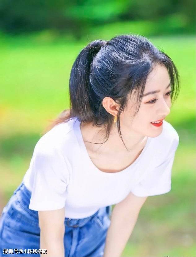 秘密|34岁赵丽颖逆袭时尚圈，当妈后颜值反而更高，秘密就在于穿搭上