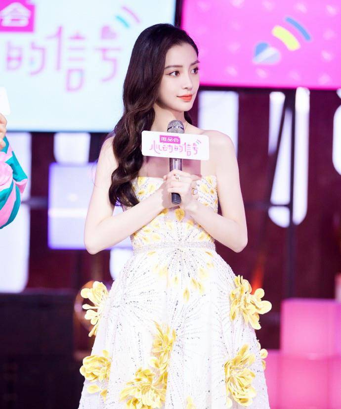 细节|baby时尚资源太好,上综艺也要穿高定礼服,还是2021当季新款