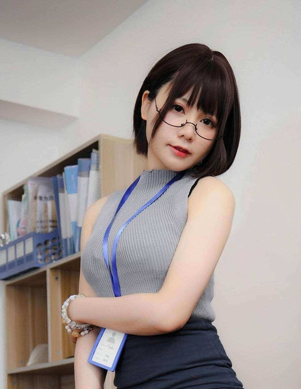 线条美|女性显身材的搭配，包臀裙配蕾丝衫，修身好看又优雅有气质