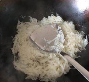 炒什么菜需要用胡椒粉 17ddf91e33004417b7c799e01a550fca.jpeg