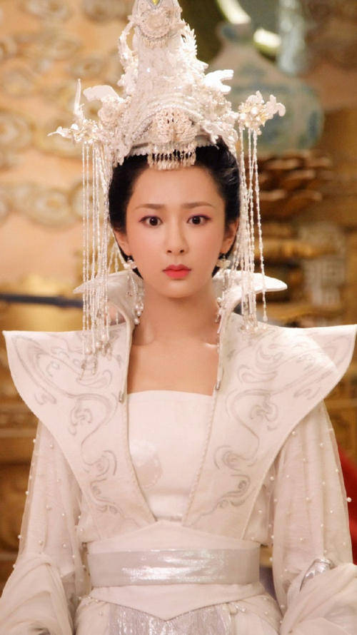 原创女星大婚造型,杨幂惊艳,李沁绝美,看到刘亦菲:辣眼睛