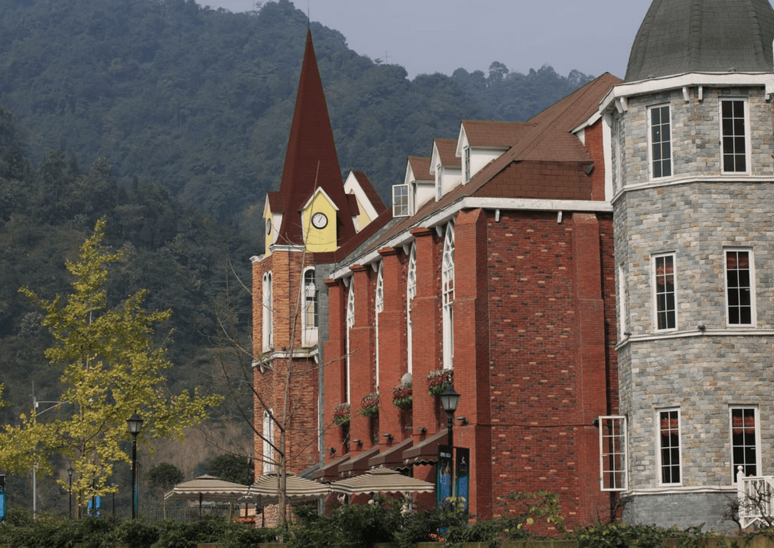 成都童话小镇:森林覆盖率超90%,自驾2h直达!