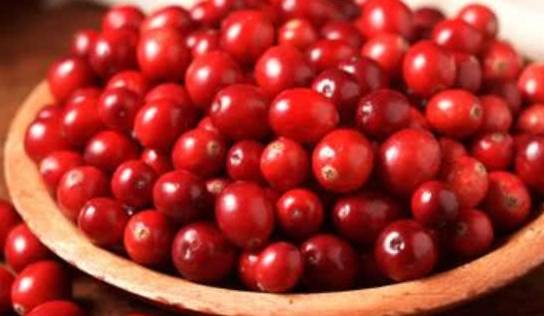 体重|女生来例假，4种“零食”大胆吃，助你排清子宫污血，体重蹭蹭降