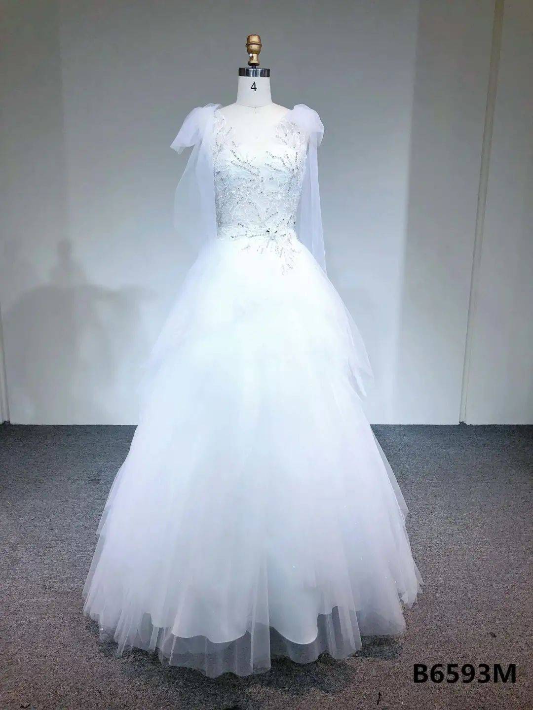 设计|小E优品推荐 | “国色”婚纱礼服，中外设计力量
