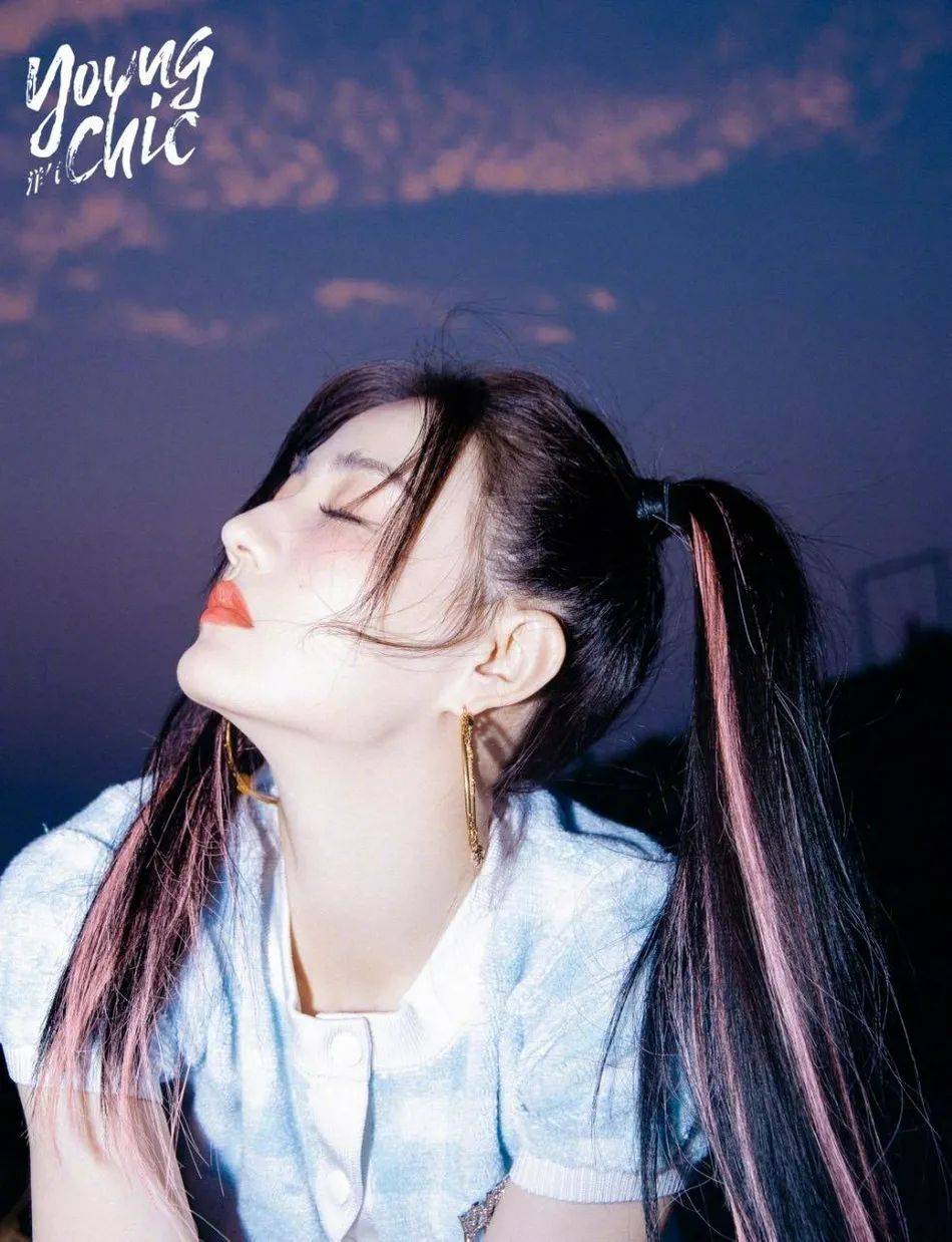 染红|徐璐双马尾写真集甜美酷辣！雪肤玉貌太性感妩媚撩人