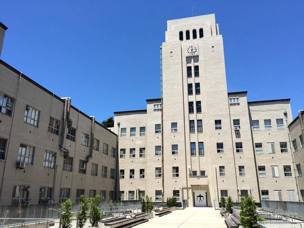 是专门针对没学过日语学生,可以用英语成绩在国内直接申请日本大学
