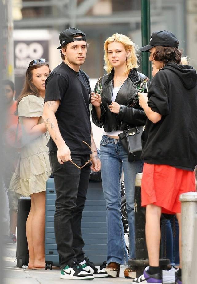 事情|贝克汉姆儿子继承了父亲的高颜值，和未婚妻同框，穿得休闲简约