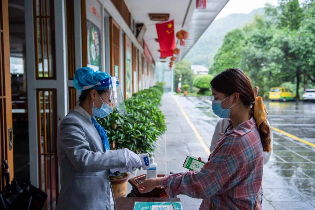 打好疫情防控戰築牢景區安全線騰衝火山熱海在行動