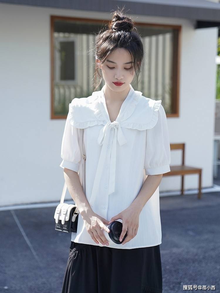 颜色|简约不繁琐才是真高级，分享7套初秋搭配，跟着穿秒变时尚小达人