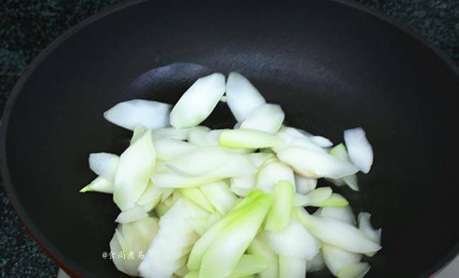 熟蒜瓣 f3d07ab408aa4defad6e7fe2009563e3.jpeg