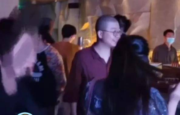 笑场 李诞 txt微盘_天天向上李诞推荐的书_李诞老婆