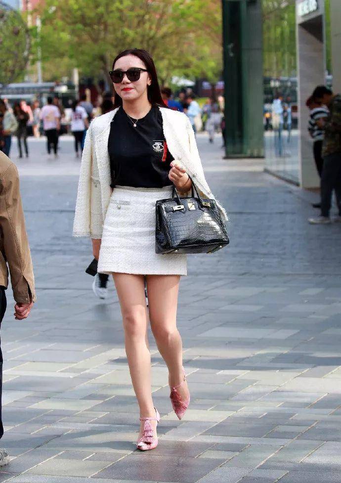 高跟鞋|出街搭配一双高跟鞋，瞬间让女性带着迷人的魅力