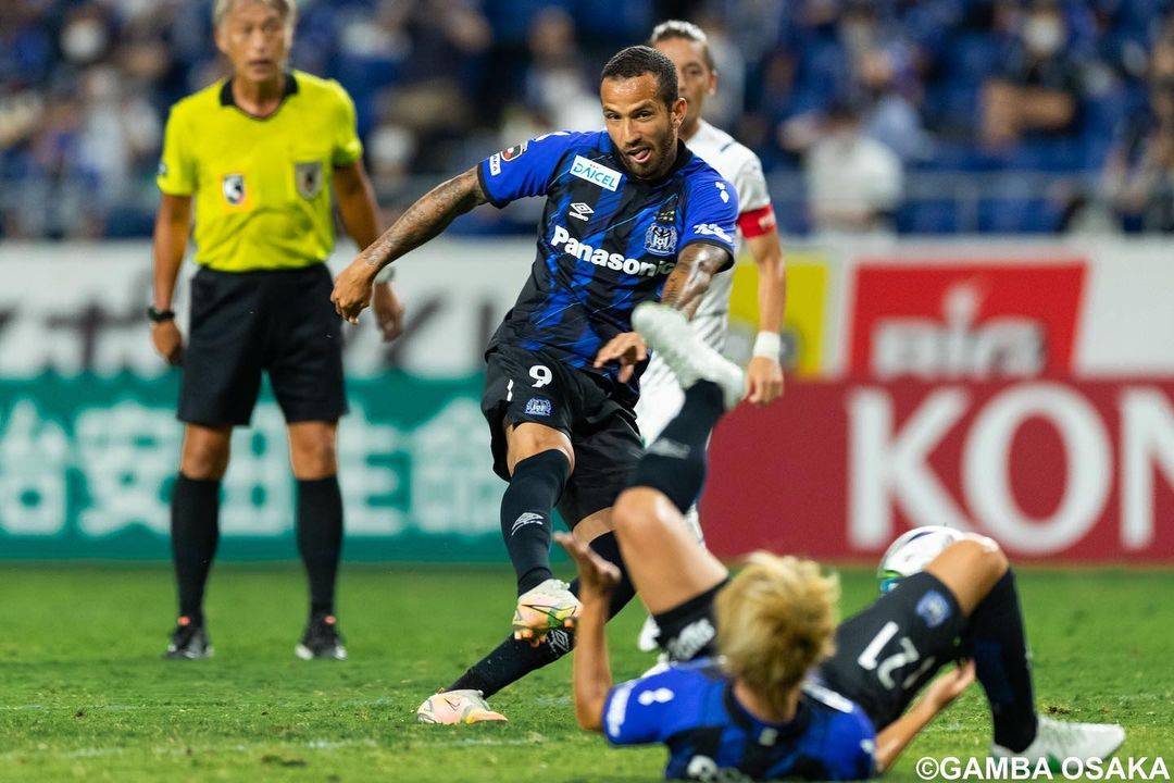 临场日职,大阪钢巴vs东京fc,卧龙凤雏相遇,大阪钢巴任人宰割?