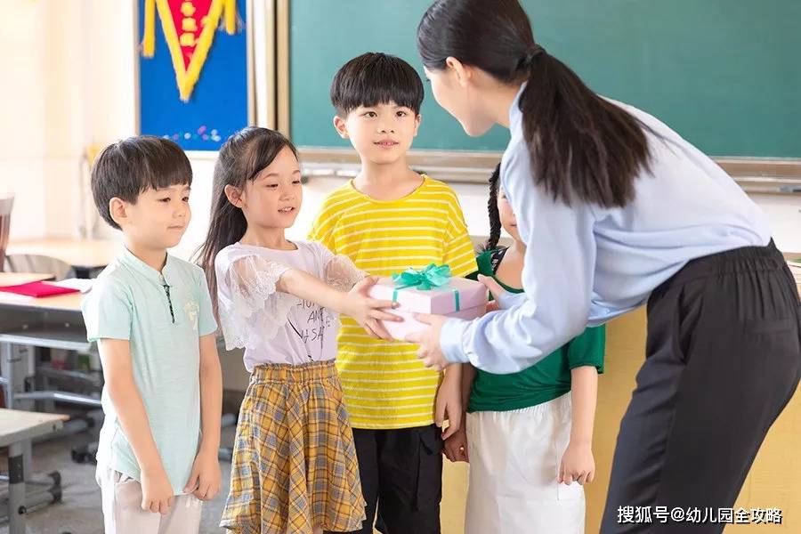 因为|“女孩子成绩不好，会被叫去当幼儿园老师的！”这是有多大的误解