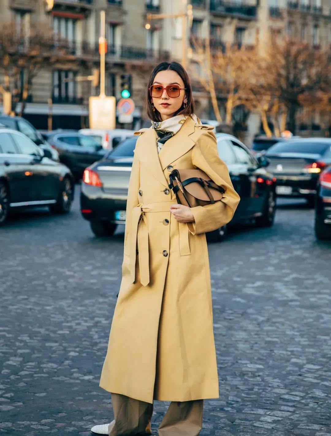 显得|真正高级的女人，秋冬从来不穿这3种“衣服”，廉价低级还掉价