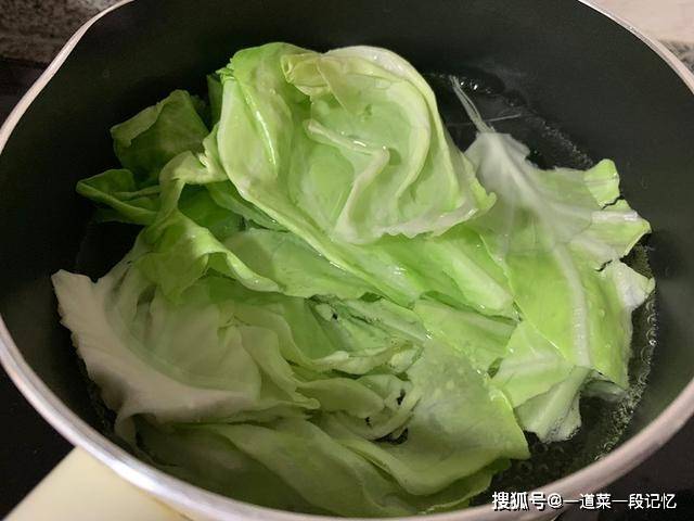 小时候|女儿就喜欢吃三明治，鸡脯肉做三明治，她一吃就喜欢这味道