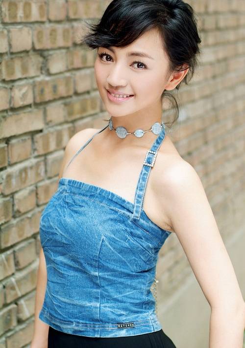 原创罗海琼与富豪老公素颜照曝光,两个女儿很可爱