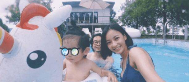 小初|最强孕妇！38岁陈意涵挺二胎孕肚轻松做一字马