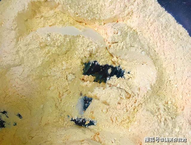 做法|炒面别直接炒，学会老一辈的做法，一次做一罐子，开水一冲就能吃