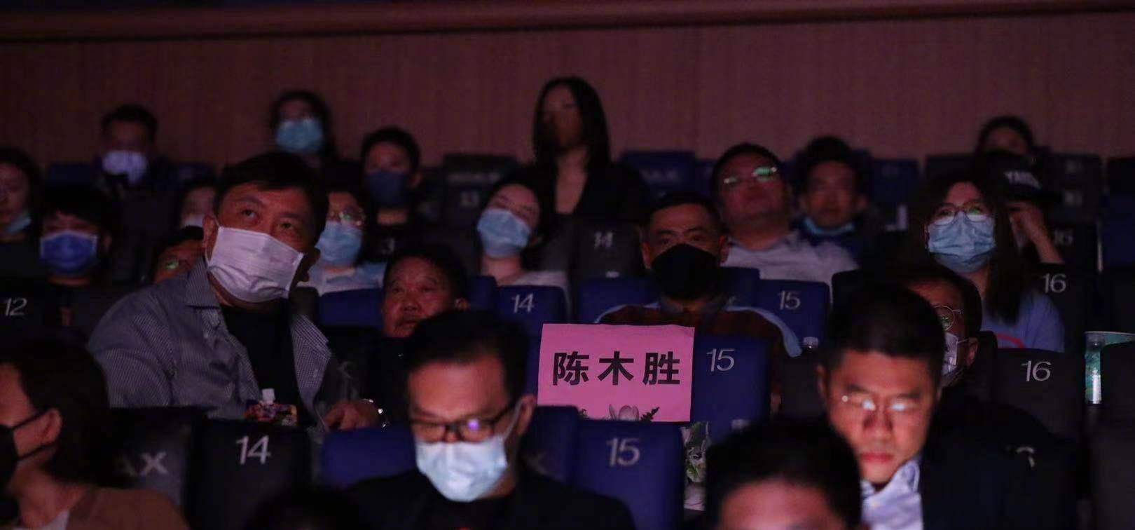 电影|《怒火重案》被誉港片未死,观众热捧背后,究竟还剩多少含金量?