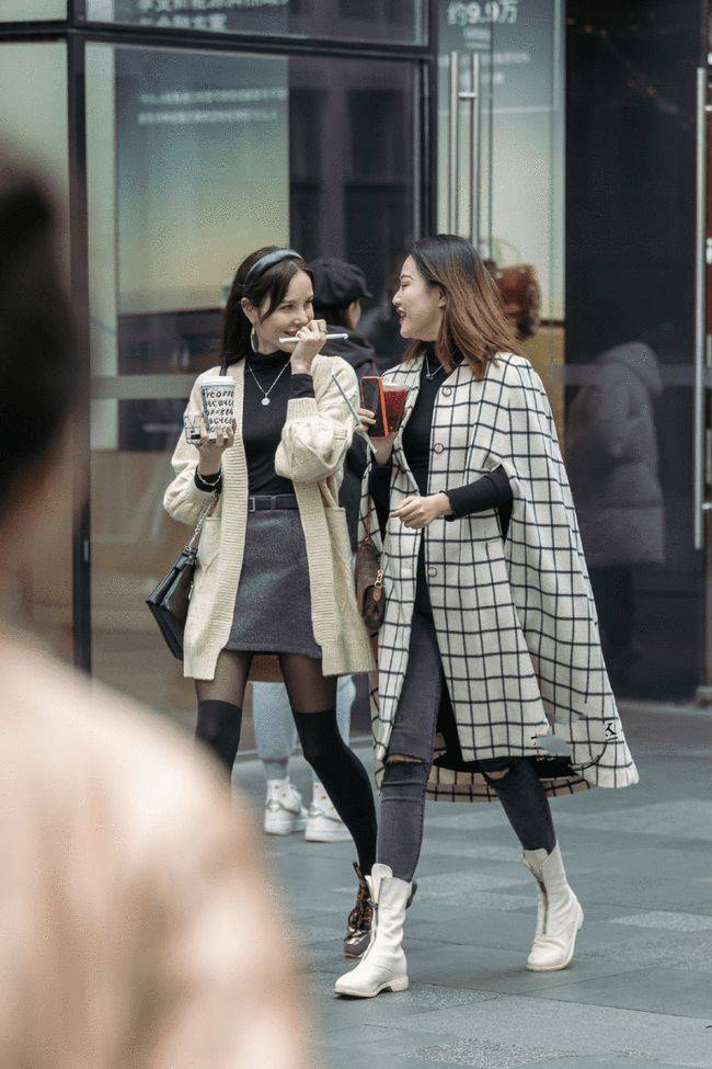 高跟鞋|慵懒又时尚的搭配,风衣搭配黑丝性感又优雅