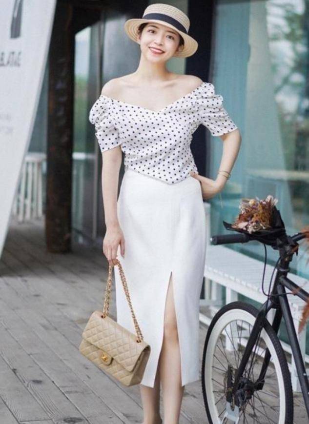 图案|三木博主太适合半身裙了，穿在她身上尽显优雅大气，美出天际