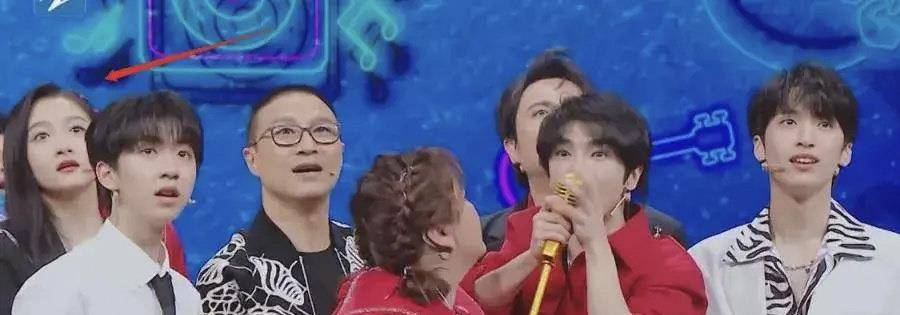 嘲讽|张靓颖发文疑似嘲讽《王牌》，节目为捧某男团，自己镜头被一剪没