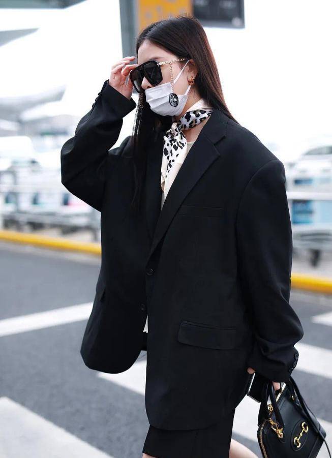 羊羔|女人过了50岁，这3种“假时髦”的衣服别乱穿，廉价似地摊货