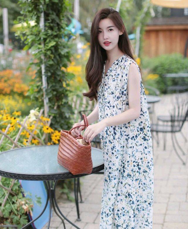 黑色|温柔浪漫简单干净的穿搭，可以把自身的魅力呈现出来，谁穿谁优雅