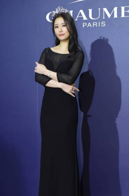 女王|林心如戴皇冠盛装复工,如贵族女王,谈结婚五年首当家庭主妇感受