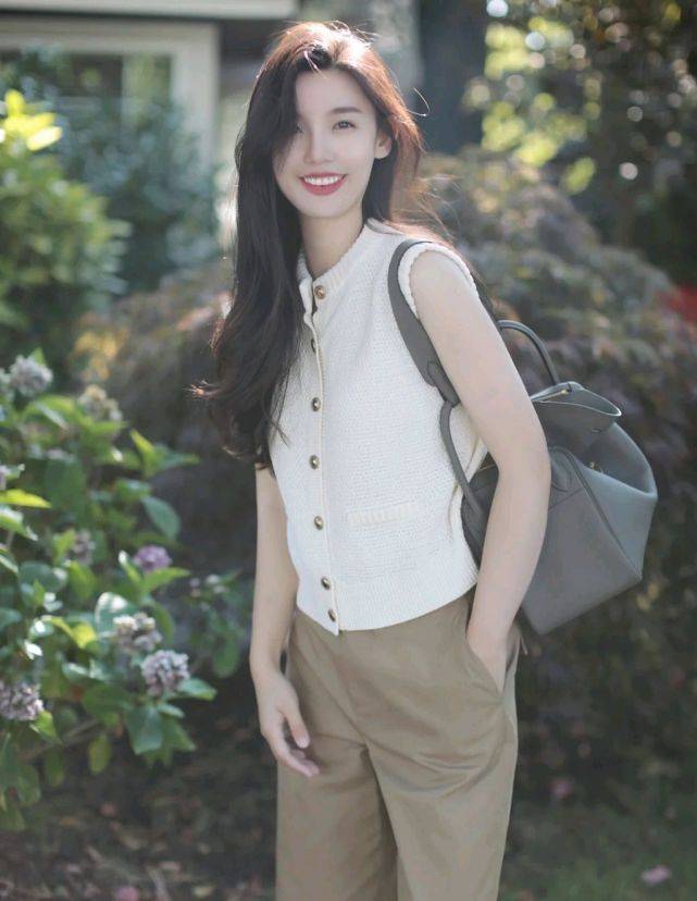 黑色|温柔浪漫简单干净的穿搭，可以把自身的魅力呈现出来，谁穿谁优雅