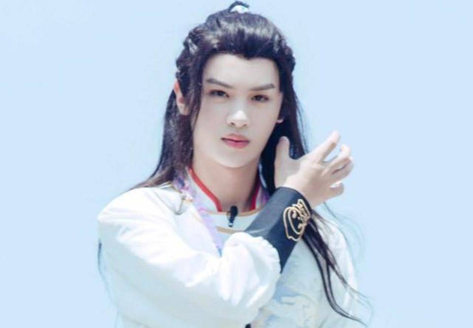 因为|《密逃3》恢复播出，却因杨幂邓伦海报，被质疑抄袭梦华录剧照？