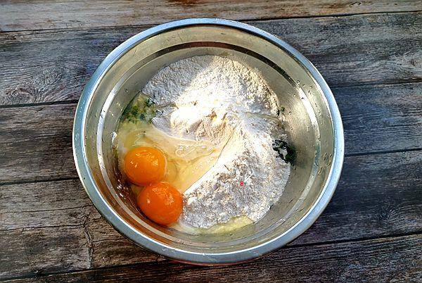 时间|一把韭菜，一碗面粉，两个鸡蛋，搅一搅，煎一煎，香喷喷